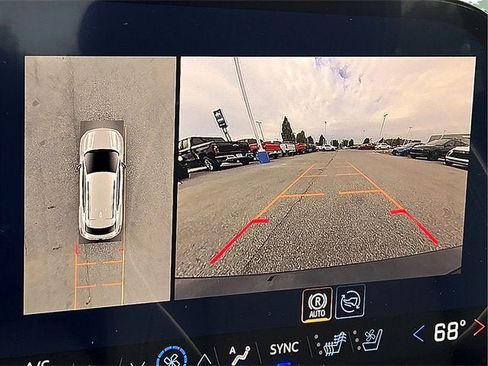 New 2026 Chevrolet Equinox EV LT image 15