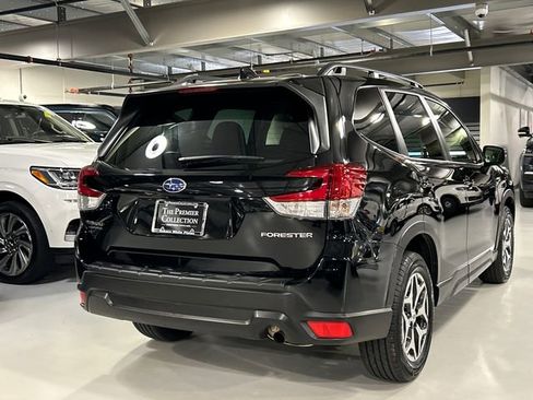 Used 2024 Subaru Forester Premium AWD/4WD image 2