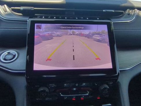 Used 2023 Jeep Grand Cherokee Overland w/ Luxury Tech Group IV image 17