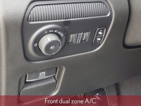 Used 2024 Jeep Wagoneer Series II w/ Flexible Seating Group AWD/4WD image 16