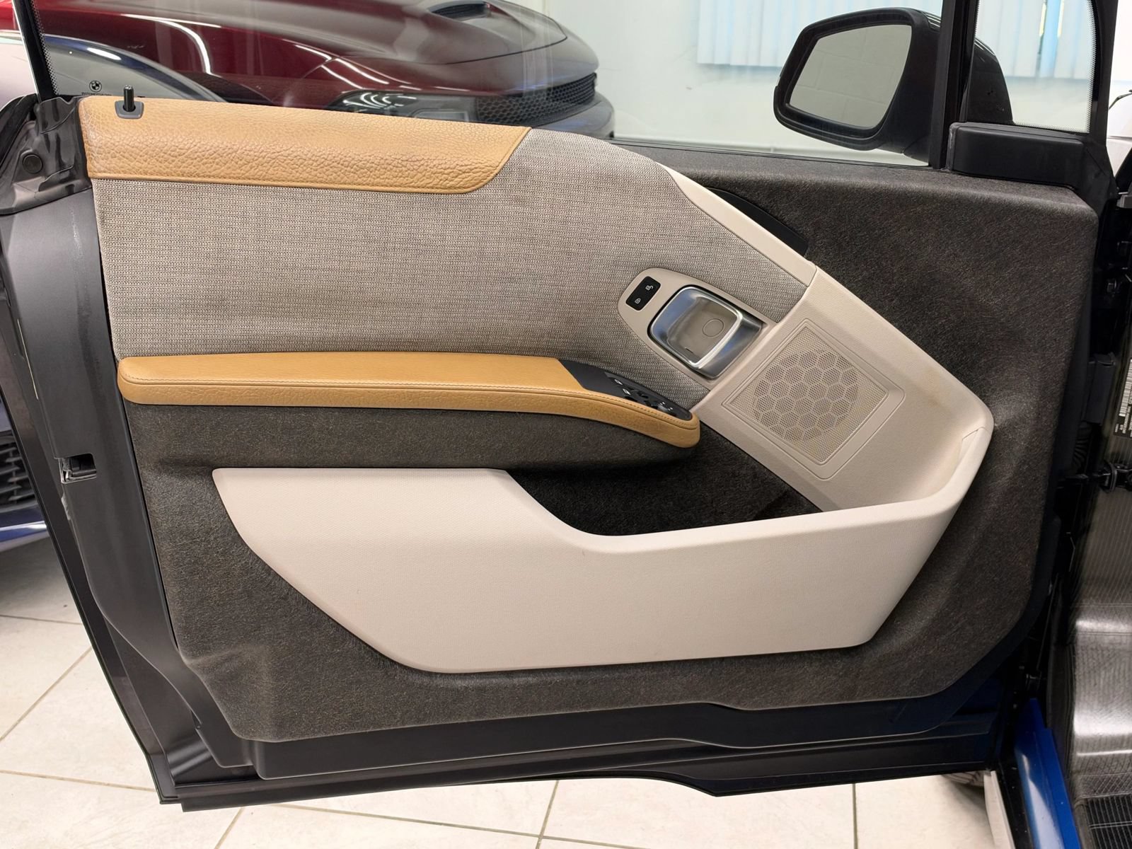 Used 2014 BMW i3 w/ Range Extender RWD image 16