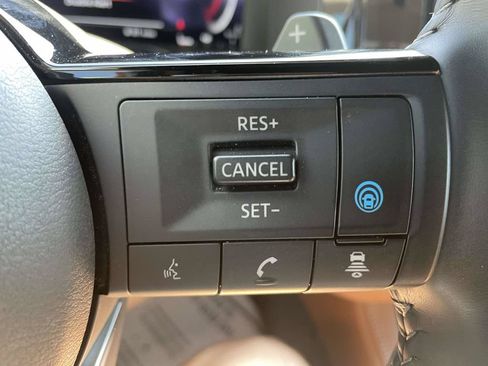 Used 2024 Nissan Pathfinder Platinum FWD image 26