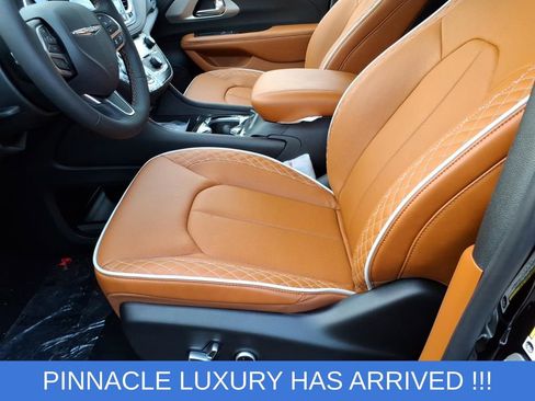 New 2026 Chrysler Pacifica Pinnacle AWD/4WD image 14