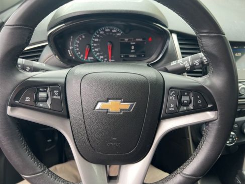 Used 2018 Chevrolet Trax LT w/ LT Convenience Package AWD/4WD image 57
