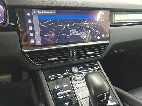 Used 2023 Porsche Cayenne Platinum Edition AWD/4WD image 13