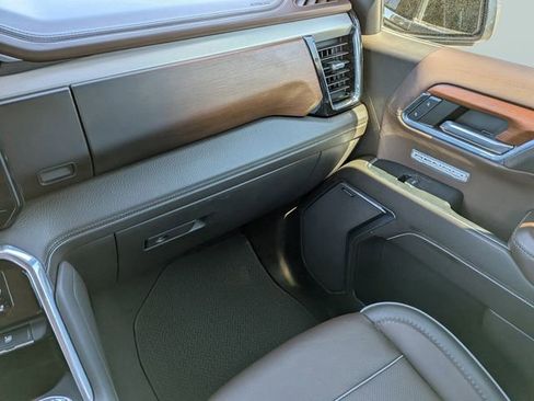 Used 2023 GMC Sierra 1500 Denali w/ Technology Package image 17