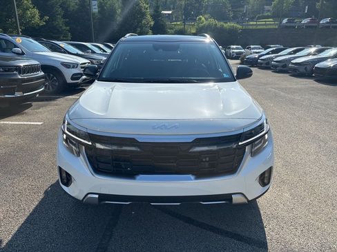 Used 2025 Kia Seltos SX AWD/4WD image 2
