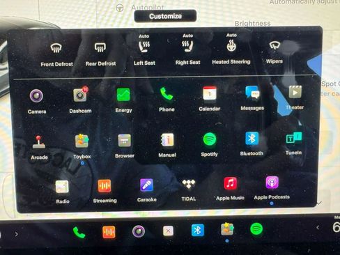 Used 2023 Tesla Model 3 Standard Range image 12