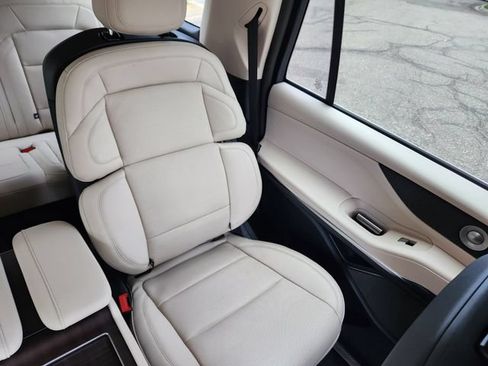 New 2027 Lincoln Navigator Reserve AWD/4WD image 15