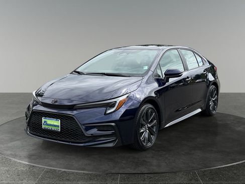 Used 2024 Toyota Corolla XSE FWD image 3