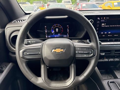 Used 2023 Chevrolet Colorado W/T RWD image 12