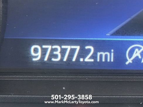 Used 2021 Ford Explorer XLT w/ Equipment Group 202A RWD image 23