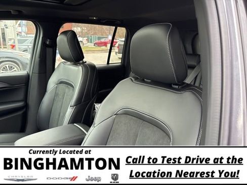 New 2025 Jeep Grand Cherokee 4WD image 15