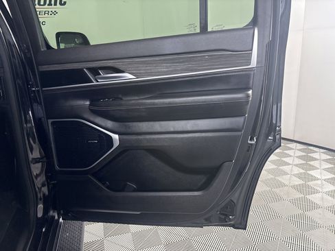 Used 2022 Jeep Wagoneer Series II w/ Premium Group I image 26