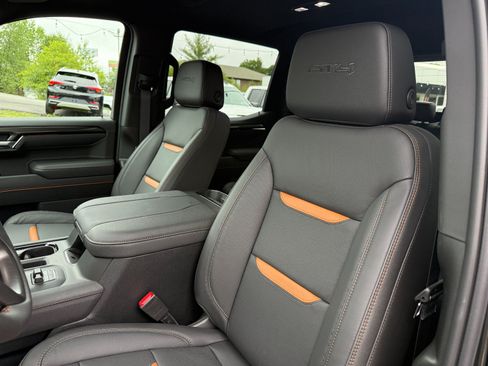 New 2026 GMC Sierra 1500 AT4 w/ AT4 Premium Package AWD/4WD image 14