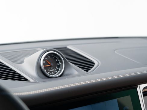 Certified 2021 Porsche Macan S image 24