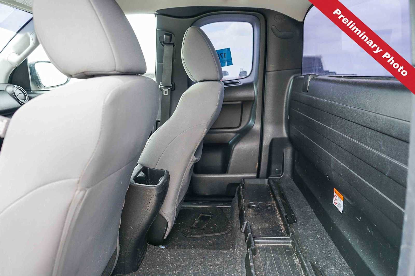 Used 2018 Toyota Tacoma SR RWD image 12