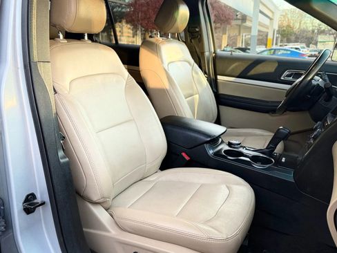 Used 2016 Ford Explorer XLT w/ Equipment Group 202A image 40