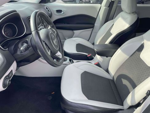 Used 2018 Jeep Compass Latitude image 5