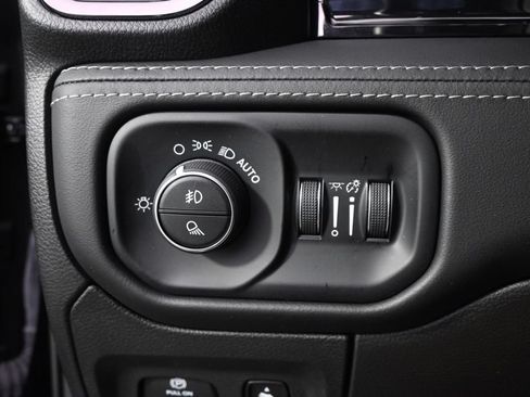 Used 2025 RAM 1500 Limited w/ Off Road Group AWD/4WD image 24