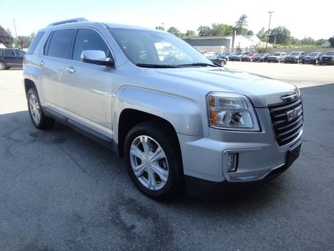Used 2017 GMC Terrain SLT w/ Open Road Package AWD/4WD image 3
