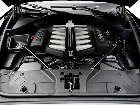 Used 2016 Rolls-Royce Dawn RWD image 59