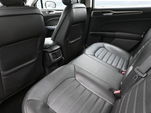 Used 2014 Ford Fusion SE w/ Equipment Group 202A image 20