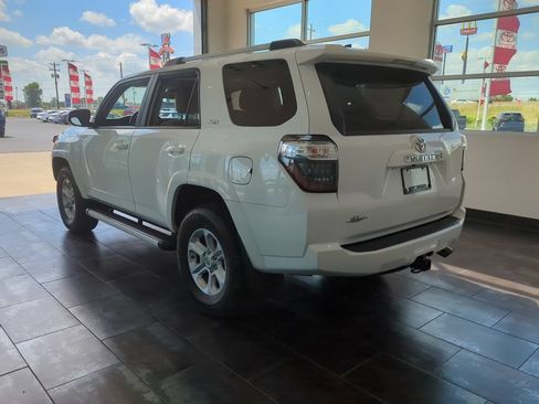 Used 2021 Toyota 4Runner SR5 Premium w/ Moonroof Package AWD/4WD image 4