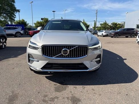 Used 2022 Volvo XC60 B5 Inscription w/ Advanced Package FWD image 2