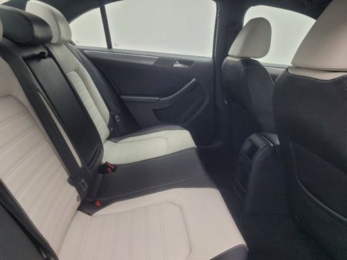 Used 2016 Volkswagen Jetta Sport image 19