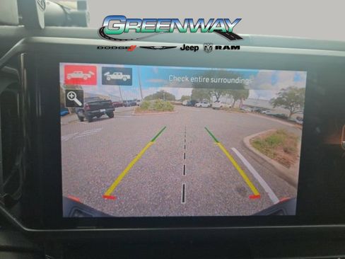 Used 2025 Jeep Gladiator Mojave w/ Safety Group AWD/4WD image 18