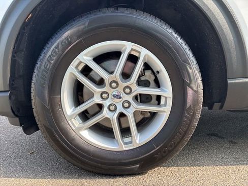 Certified 2025 Ford Explorer Active image 11