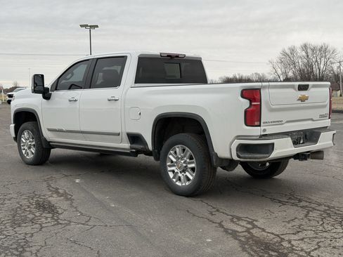 Used 2024 Chevrolet Silverado 3500 High Country w/ High Country Premium Package image 5