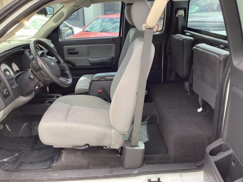 Used 2010 Dodge Dakota ST w/ Extra Security Group AWD/4WD image 30