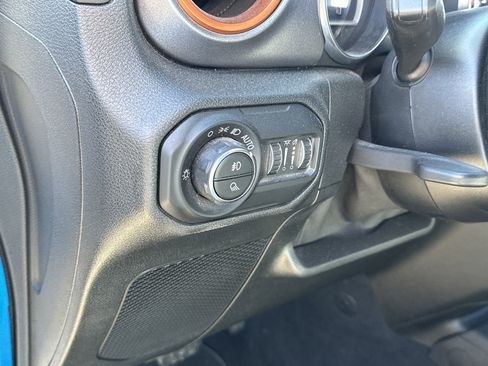 Used 2021 Jeep Gladiator Mojave image 16