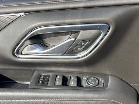 Used 2023 GMC Yukon AT4 w/ AT4 Premium Package image 12