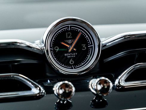 New 2025 Bentley Bentayga Extended Wheelbase image 41