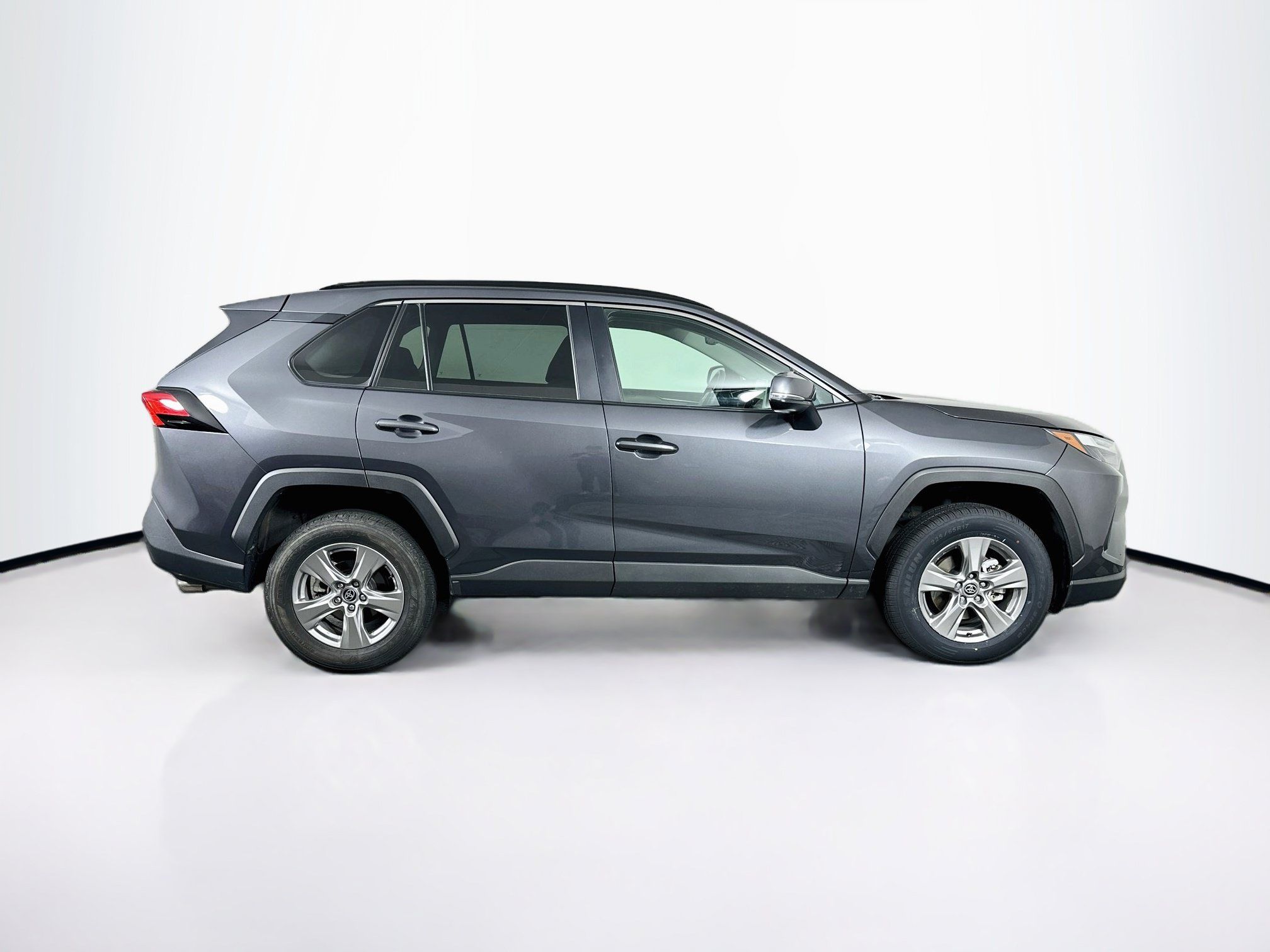 Used 2025 Toyota RAV4 XLE FWD image 10