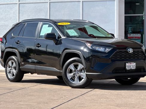 Certified 2022 Toyota RAV4 LE AWD/4WD image 2
