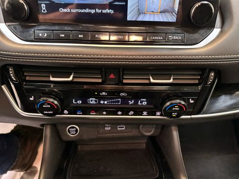 Certified 2022 Nissan Rogue SL w/ SL Premium Package image 18