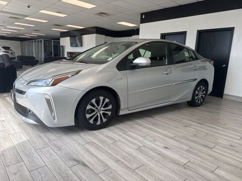 Used 2022 Toyota Prius LE AWD/4WD image 1