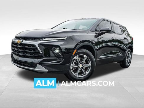 Used 2025 Chevrolet Blazer LT FWD image 1