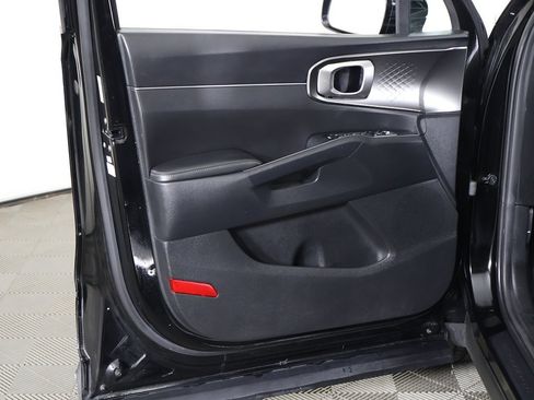 Used 2021 Kia Sorento S image 21