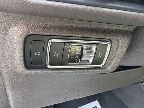 Used 2024 Lincoln Corsair AWD w/ Equipment Group 101A image 17