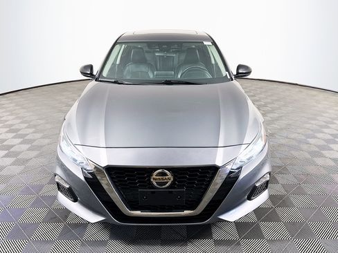Used 2020 Nissan Altima 2.5 SR w/ Premium Package AWD/4WD image 2