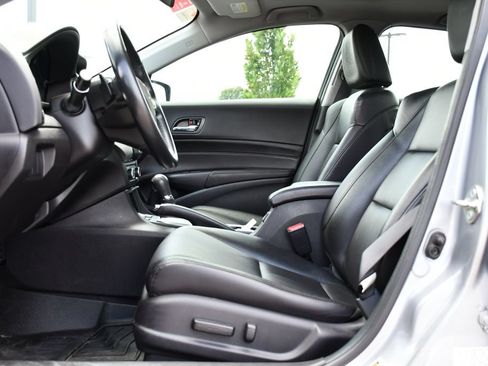 Used 2017 Acura ILX FWD image 17