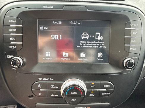 Used 2018 Kia Soul + FWD image 15
