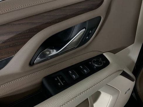 Used 2023 GMC Yukon XL Denali image 28