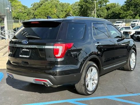 Used 2017 Ford Explorer Limited w/ Equipment Group 301A FWD image 3