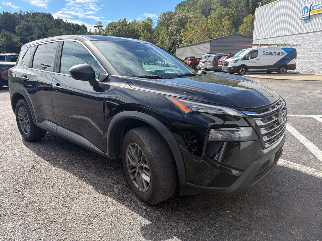 Used 2024 Nissan Rogue S FWD image 4